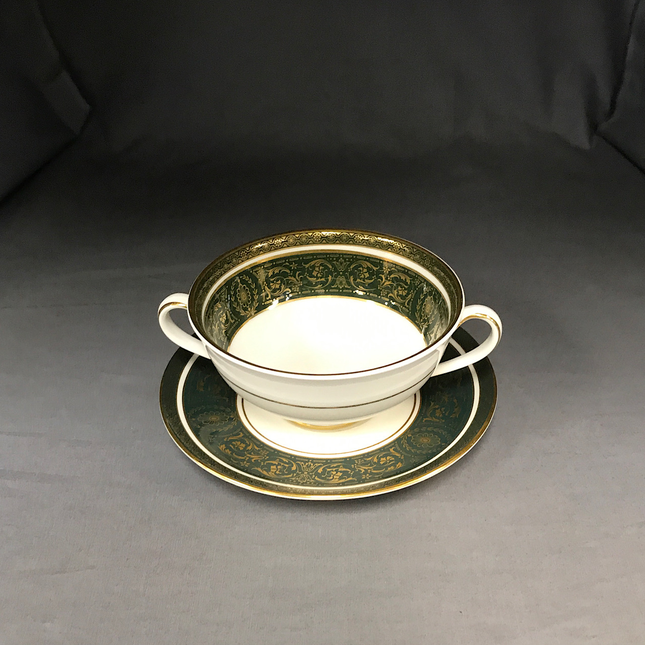 Royal Doulton - Vanborough - Cream Soup and Stand - Echo's China