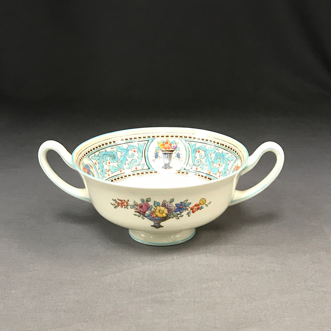 Royal Doulton - Somerset V1897 - Cream Soup - Echo's China